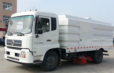 國五東風(fēng)天錦掃路車細(xì)節(jié)圖片展示 高效清潔，吸塵車系列匠心呈現(xiàn)